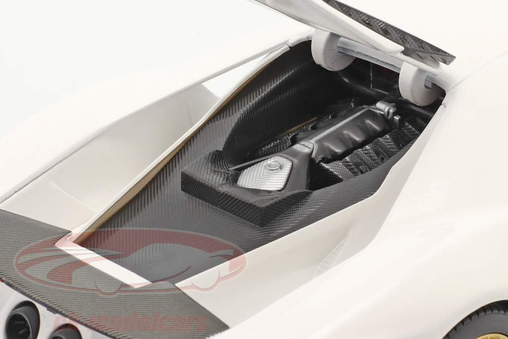 Ford GT #98 Heritage Edition 2021 Wit / rood / koolstof 1:18 Maisto