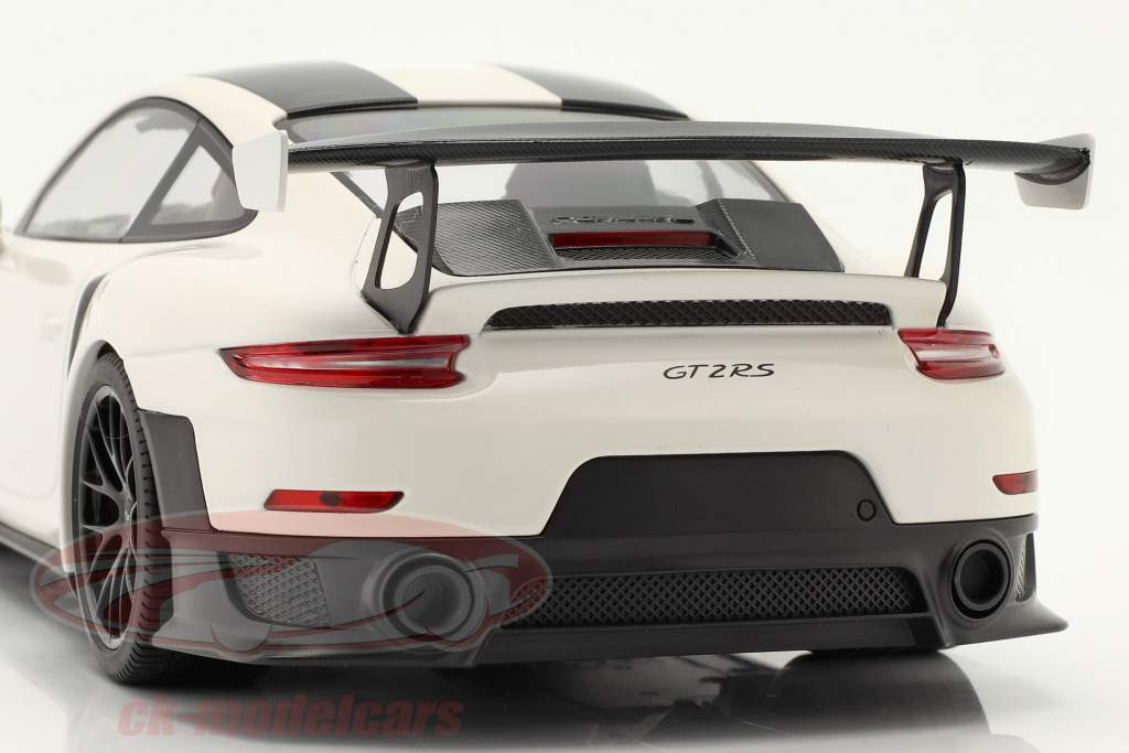 Porsche 911 (991 II) GT2 RS Weissach Package 2018 Branco / Preto aros 1:18 Minichamps