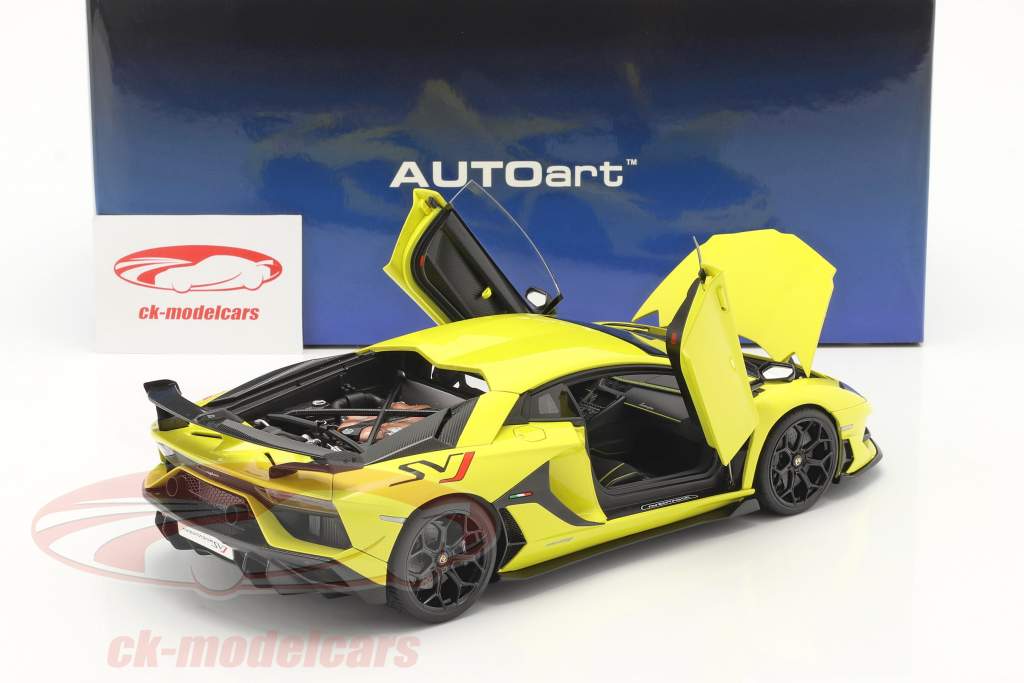 Lamborghini Aventador SVJ 建設年 2019 黄 1:18 AUTOart