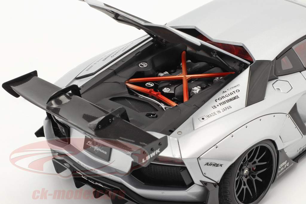 Lamborghini Aventador LB-Works Byggeår 2018 frostet sølv metallisk 1:18 AUTOart
