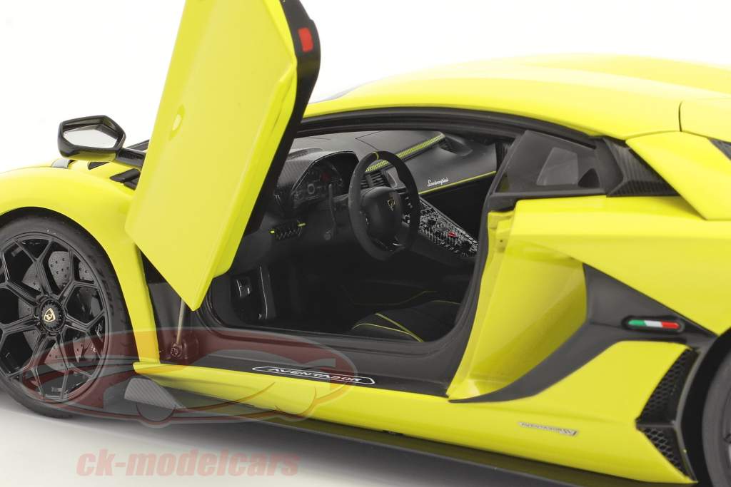 Lamborghini Aventador SVJ Byggeår 2019 gul 1:18 AUTOart