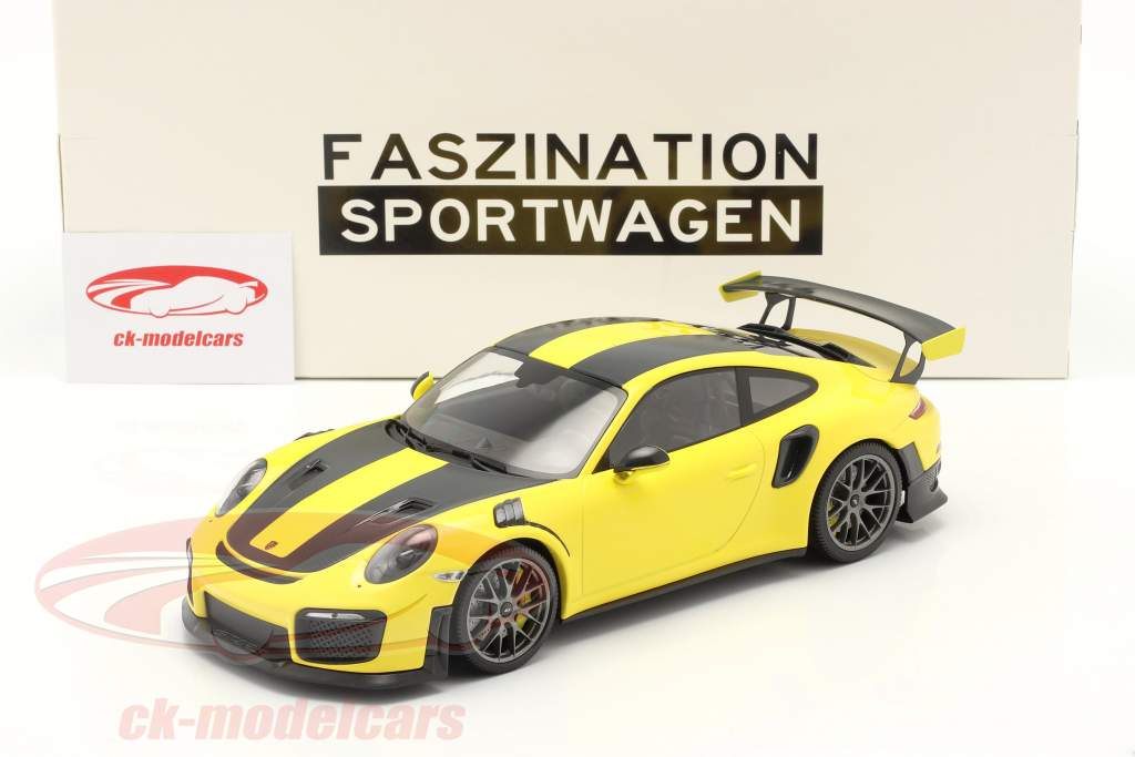 Porsche 911 (991 II) GT2 RS Weissach Package 2018 racing geel / zilver velgen 1:18 Minichamps