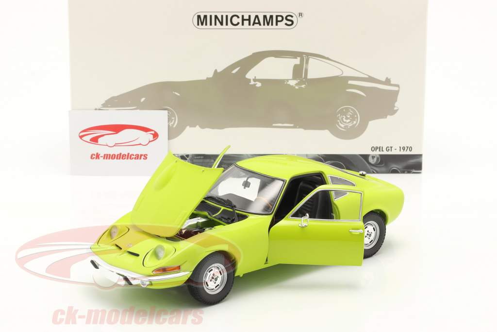 Opel GT bouwjaar 1970 licht groen 1:18 Minichamps