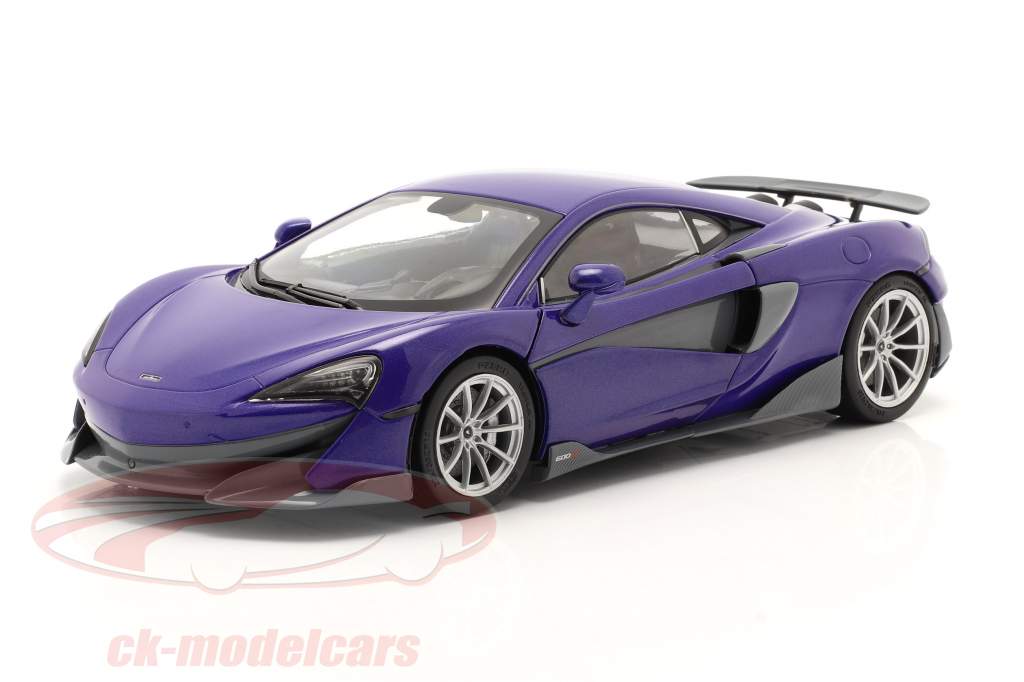 McLaren 600LT Coupe Baujahr 2018 violett metallic 1:18 Solido