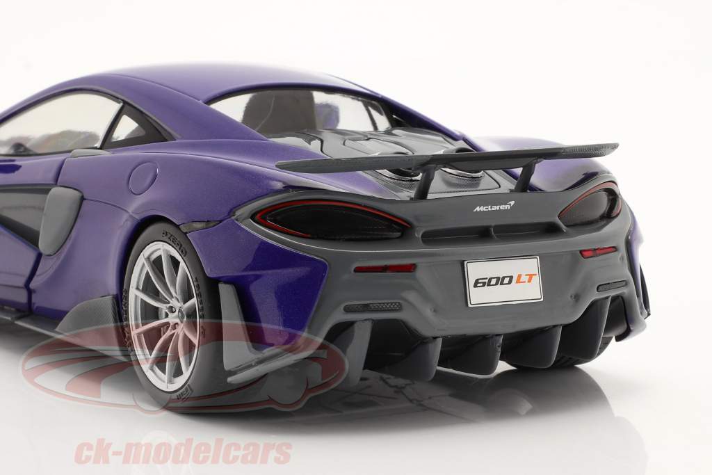 McLaren 600LT Coupe Année de construction 2018 violet métallique 1:18 Solido