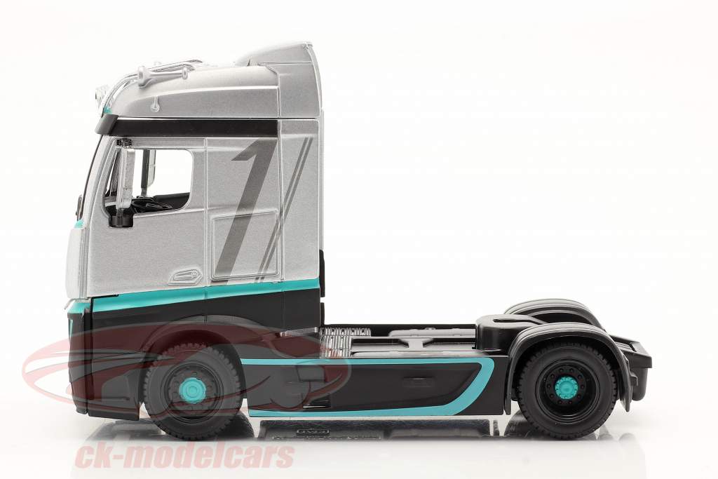 Mercedes-Benz Actros Gigaspace 4x2 Truck silver / black 1:43 Bburago