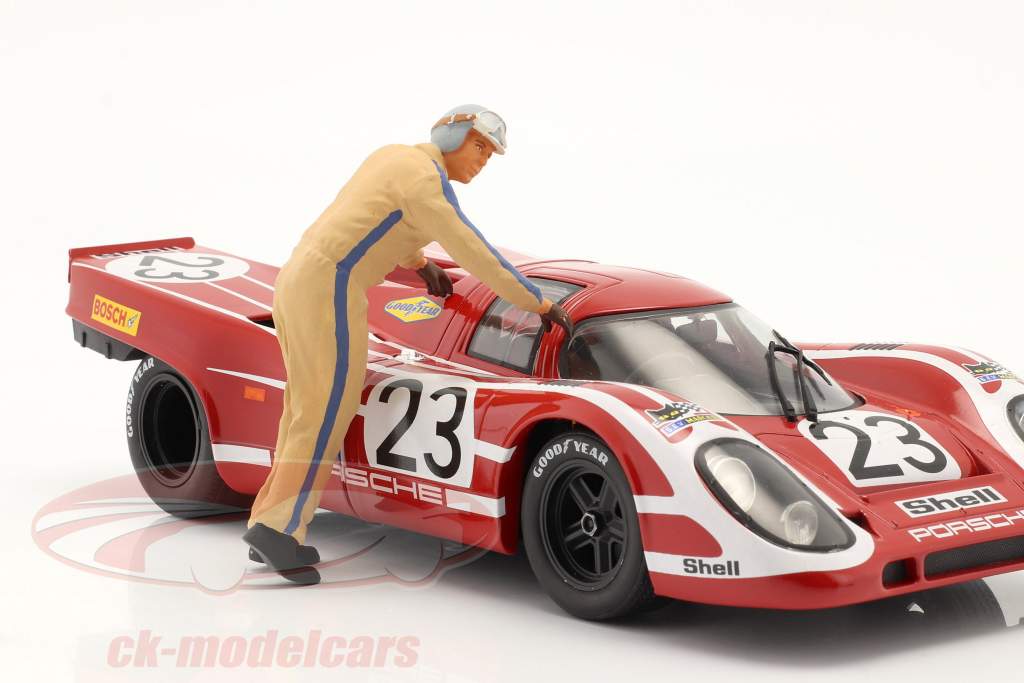 figur Race Driver Hans Herrmann læner sig på 1:18 Figurenmanufaktur
