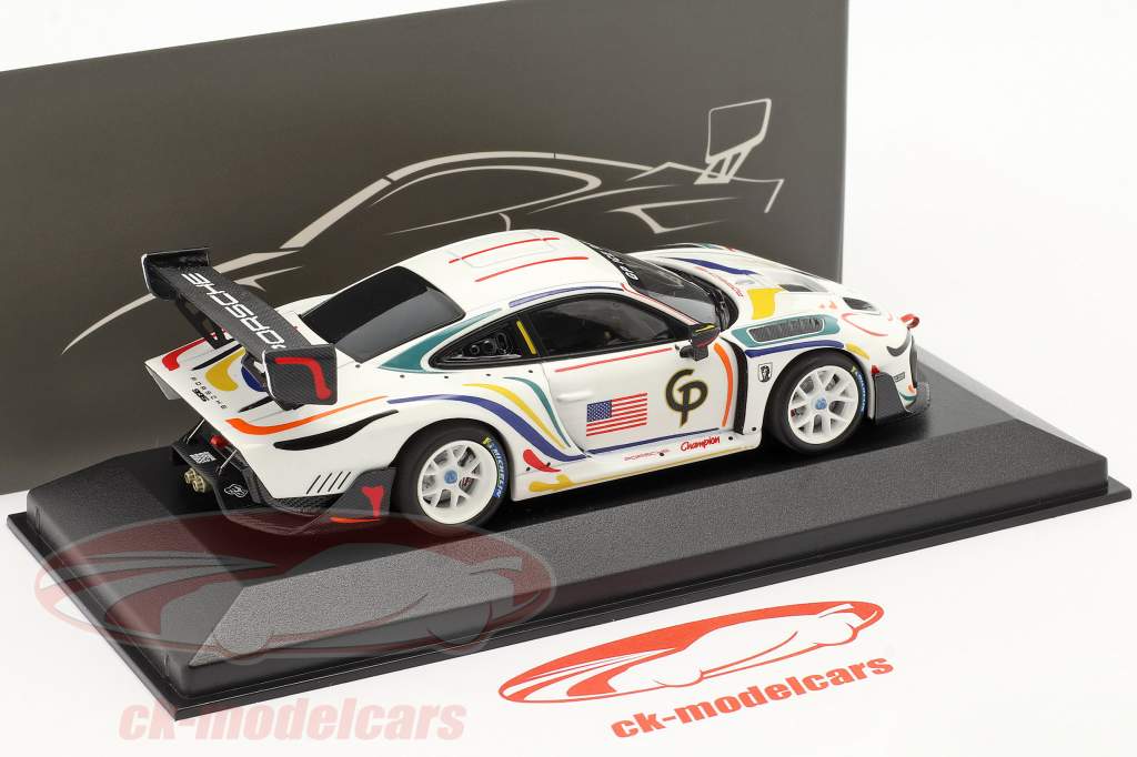 Porsche 935/19 ベース オン GT2 RS Champion 1:43 Minichamps