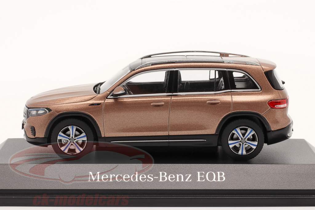 Mercedes-Benz EQB Baujahr 2021 roségold 1:43 Herpa