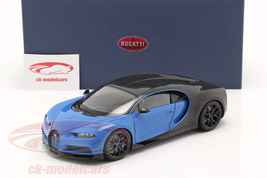 Bugatti Chiron Sport bouwjaar 2019 french racing blauw / koolstof 1:18 AUTOart