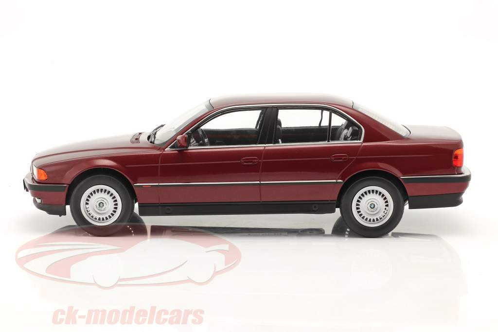 BMW 740i (E38) Serie 1 1994 rosso scuro metallico 1:18 KK-Scale