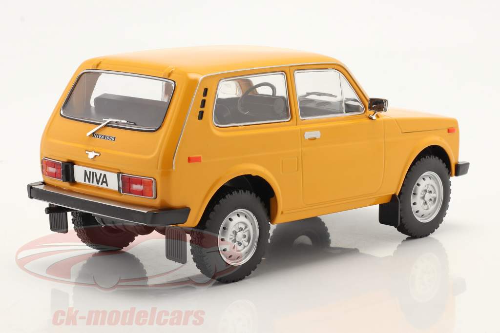 Lada Niva dark yellow 1:18 Model Car Group