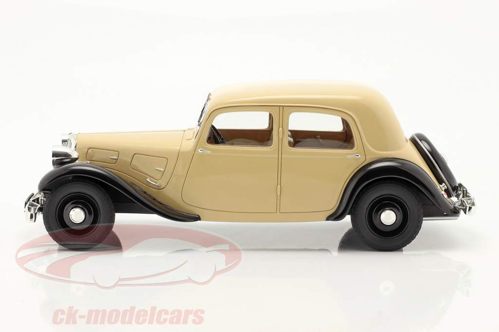 Citroen Traction Avant 7CV year 1935 beige / black 1:18 Cult Scale