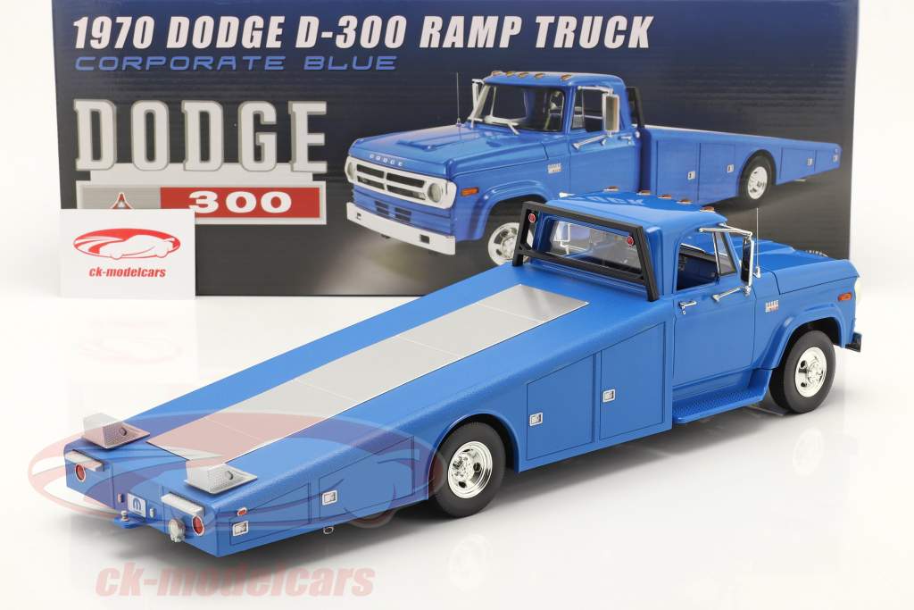 Dodge D-300 Ramp Truck 1970 corporate azul 1:18 GMP