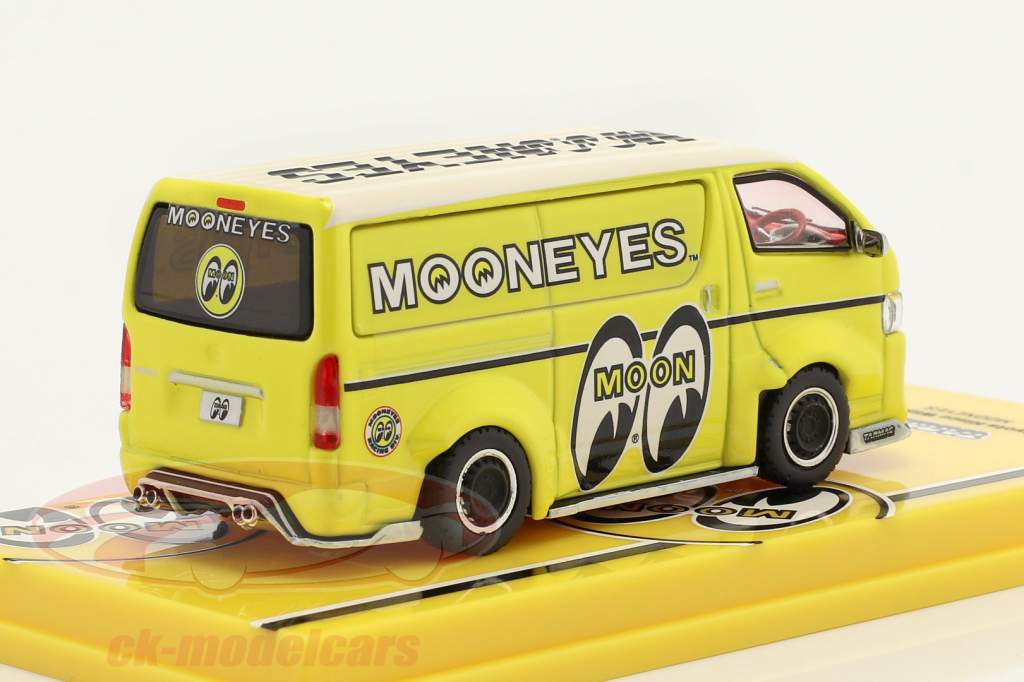 Toyota Hiace Widebody Mooneyes amarillo 1:64 Tarmac Works