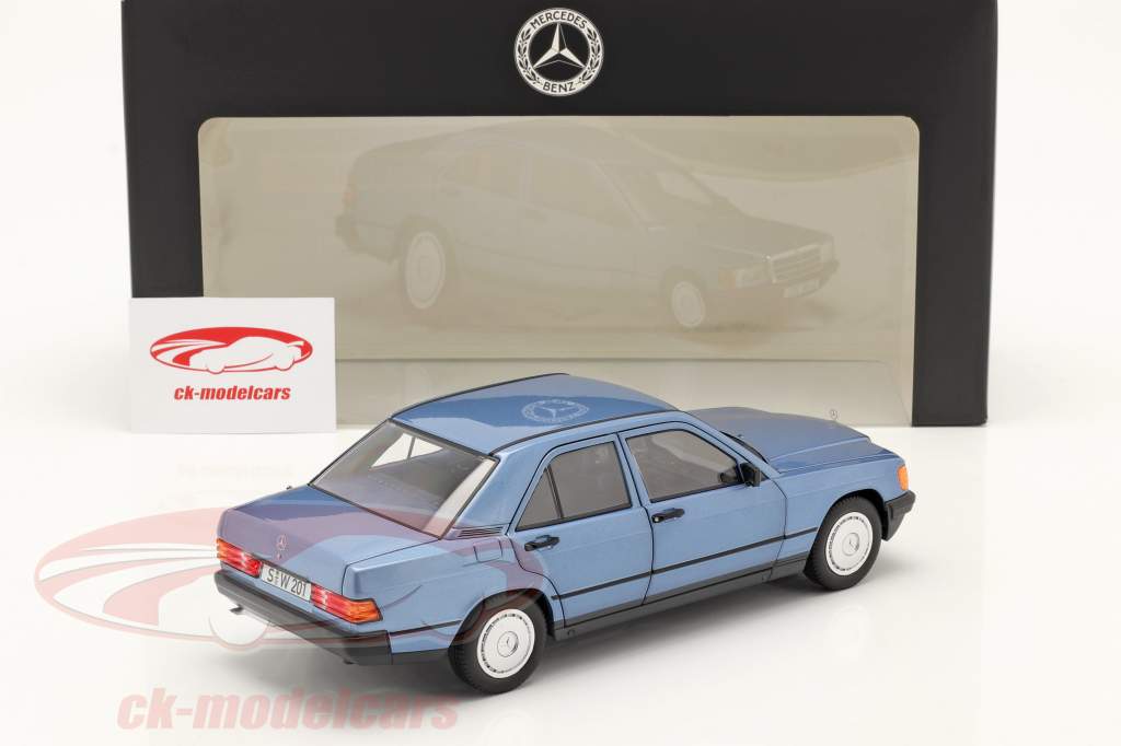 Mercedes-Benz 190E (W201) bouwjaar 1982-1988 diamant blauw 1:18 Norev