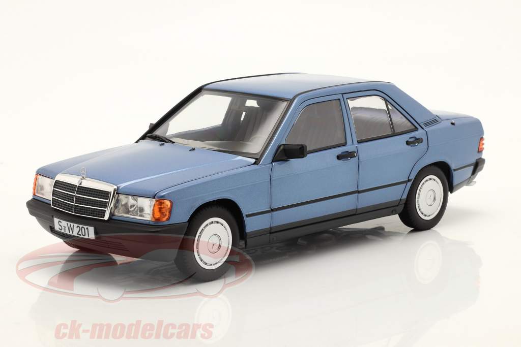Mercedes-Benz 190E (W201) Byggeår 1982-1988 diamant blå 1:18 Norev