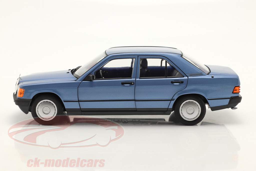 Mercedes-Benz 190E (W201) Année de construction 1982-1988 bleu diamant 1:18 Norev