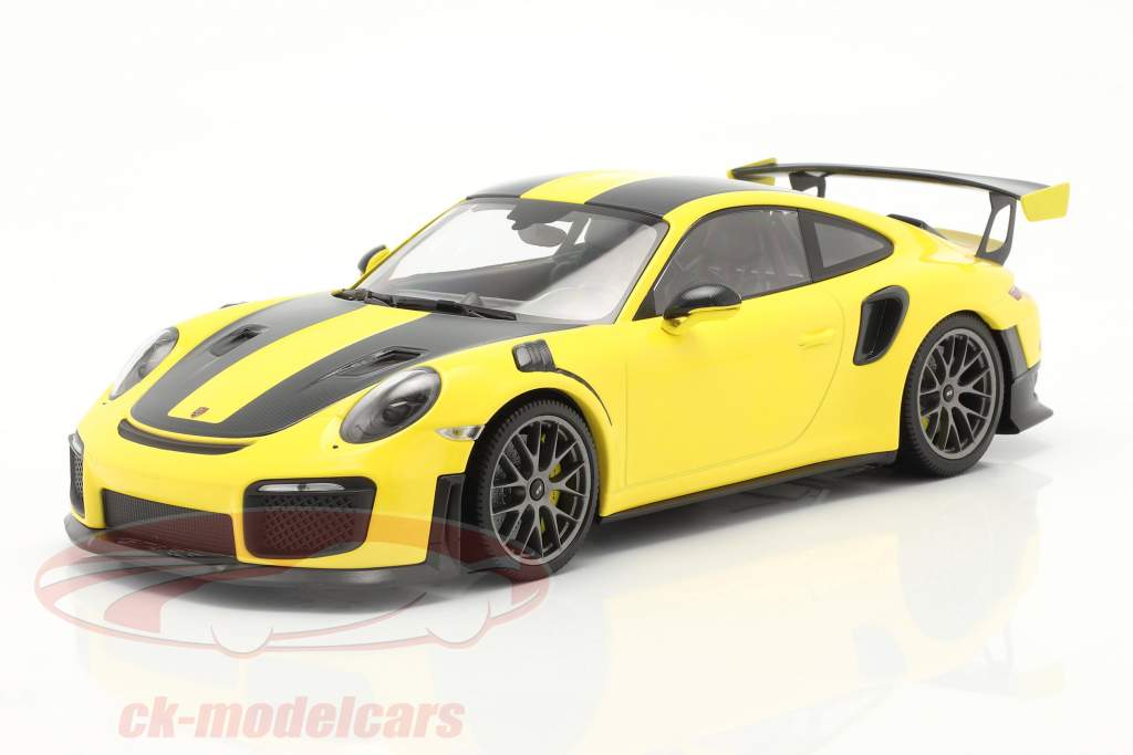 Porsche 911 (991 II) GT2 RS Weissach Package 2018 racing 黄色 / 银 轮辋 1:18 Minichamps