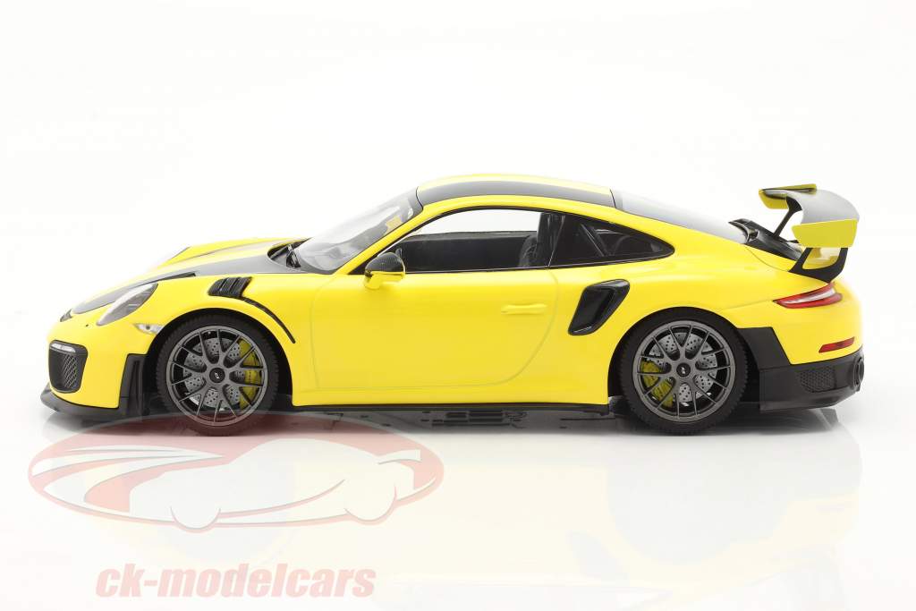Porsche 911 (991 II) GT2 RS Weissach Package 2018 racing gelb / silberne Felgen 1:18 Minichamps