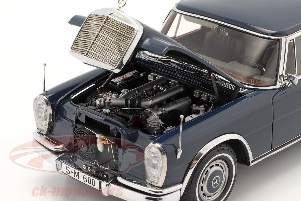 Mercedes-Benz 600 Pullman Landaulet (W100) year 1965-81 blue 1:18 CMC