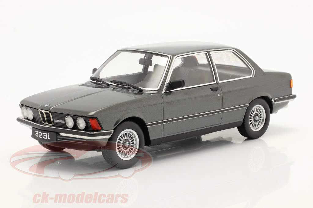 BMW 323i (E21) Año de construcción 1978 antracita 1:18 KK-Scale