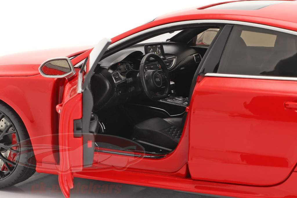 Audi RS7 Sportback (C7) LHD Année de construction 2016 rouge 1:18 KengFai