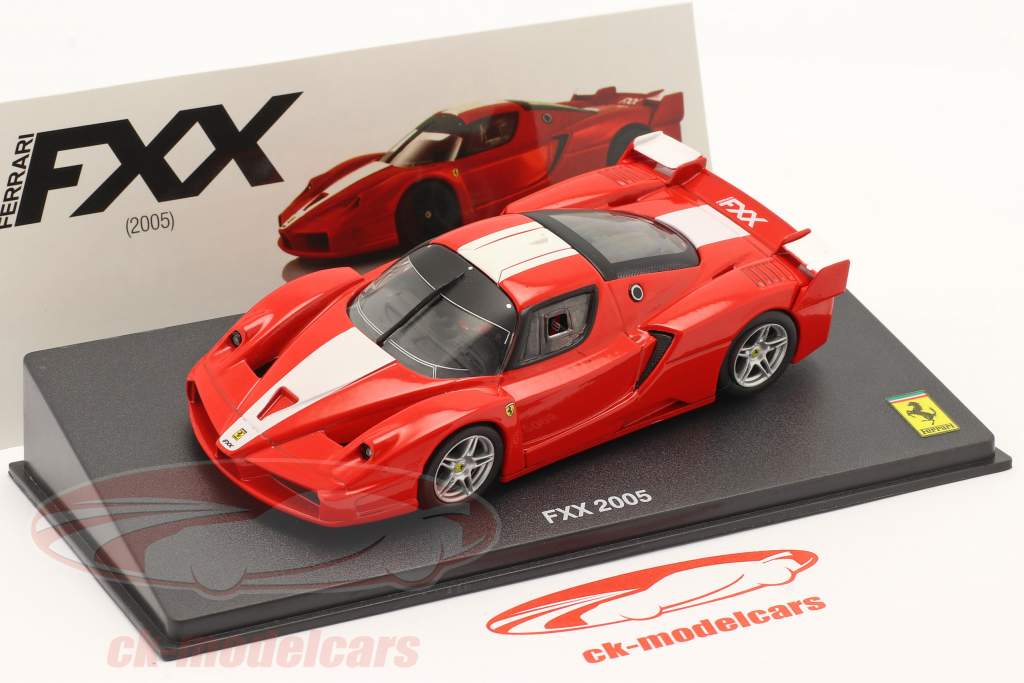 Ferrari FXX 建設年 2005 と ショーケース 赤 / 白い 1:43 Altaya
