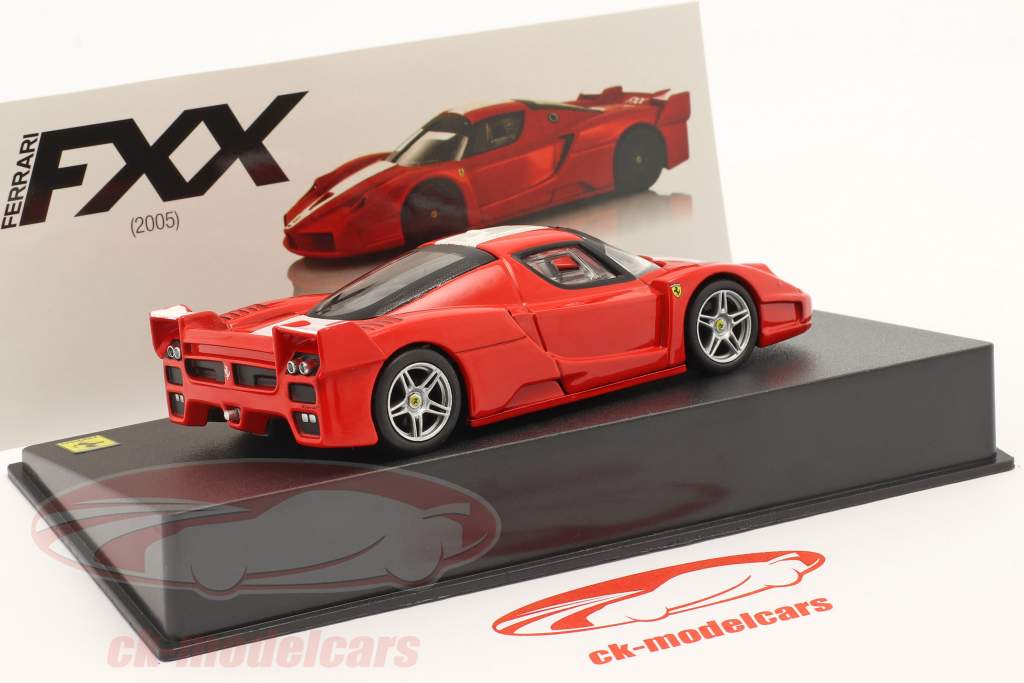 Ferrari FXX Año de construcción 2005 con Escaparate rojo / blanco 1:43 Altaya