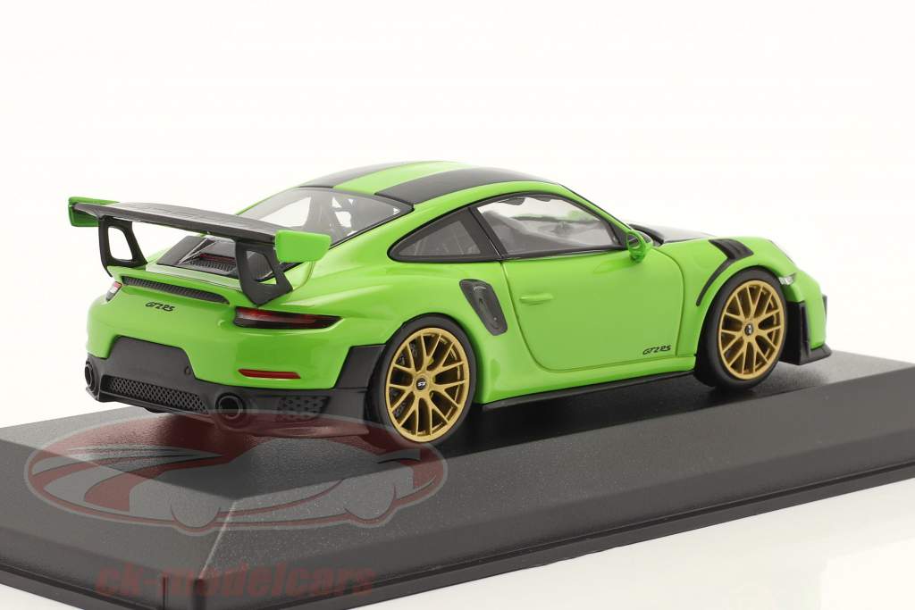 Porsche 911 (991 II) GT2 RS Weissach Package 2018 signal green / golden rims 1:43 Minichamps