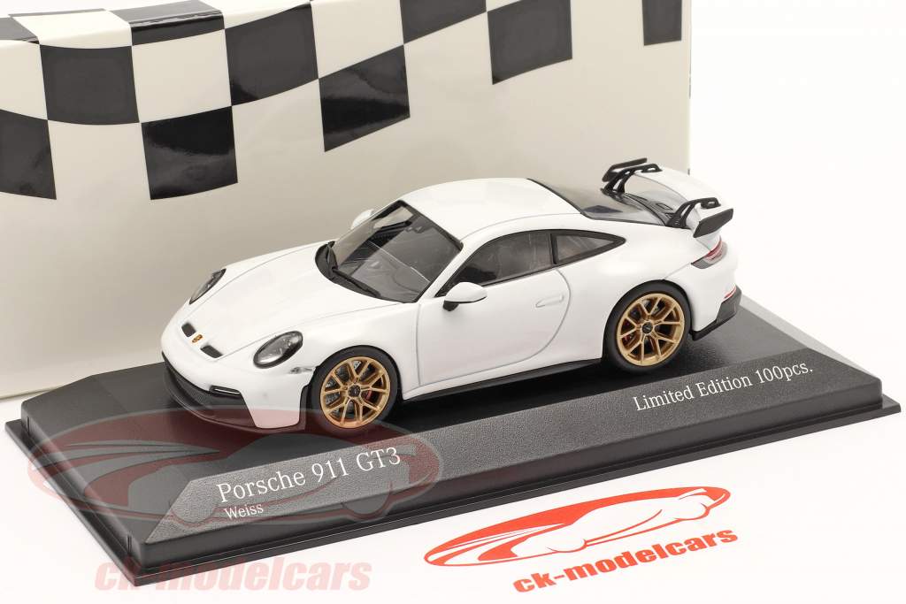 Porsche 911 (992) GT3 Baujahr 2020 weiß / goldene Felgen 1:43 Minichamps