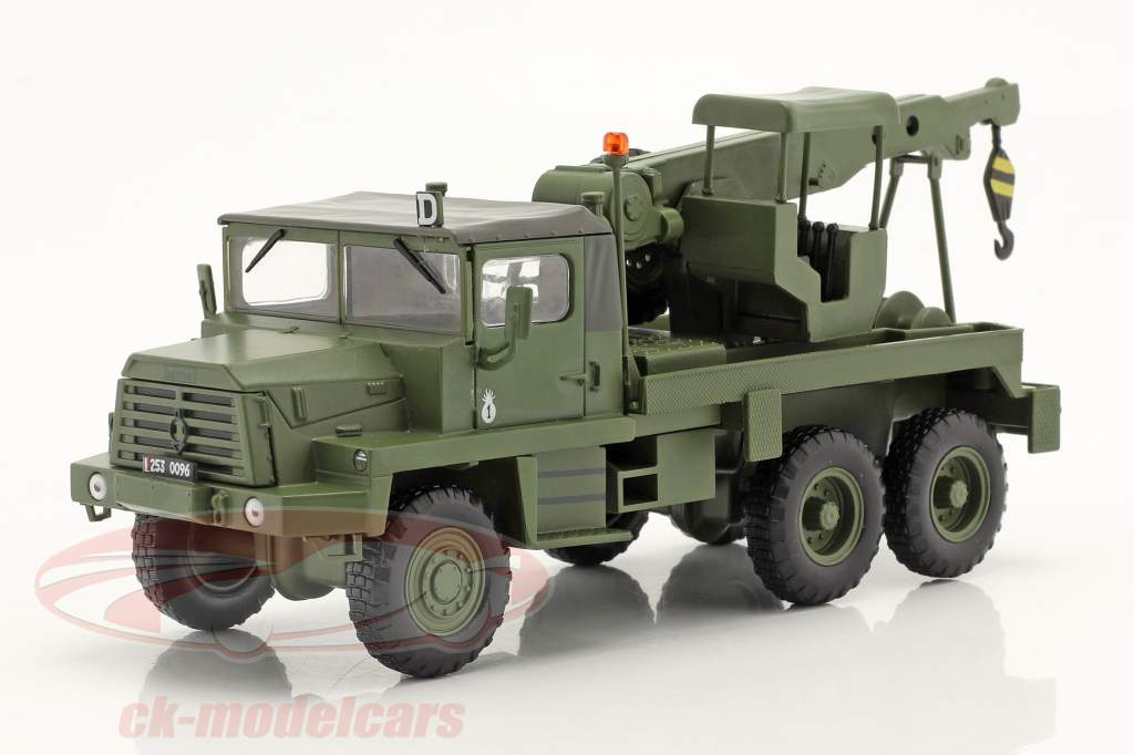 Berliet GPC Military Tow truck year 1969 olive green 1:43 Hachette