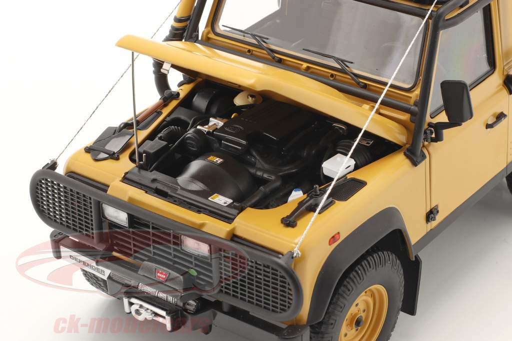 Land Rover Defender 90 amarillo ocre 1:18 Kyosho