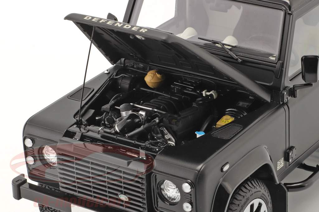 Land Rover Defender 90 Works V8 Byggeår 2018 måtte sort 1:18 LCD Models