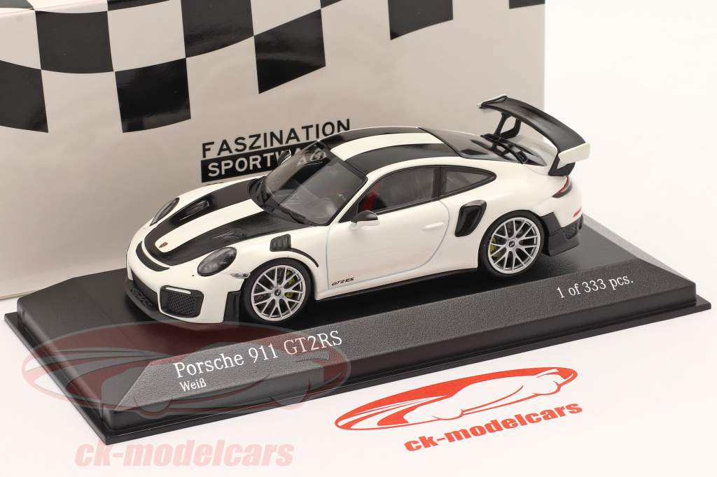 Porsche 911 (991 II) GT2 RS Weissach Package 2018 weiß / silberne Felgen 1:43 Minichamps