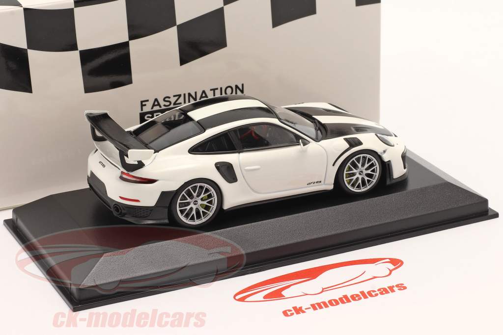 Porsche 911 (991 II) GT2 RS Weissach Package 2018 weiß / silberne Felgen 1:43 Minichamps