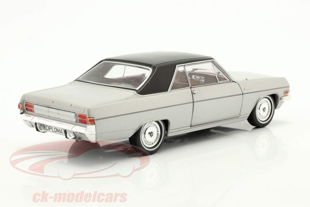 Opel Diplomat A Coupe silver / black 1:24 WhiteBox