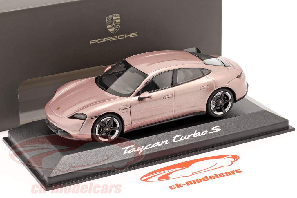 Porsche Taycan Turbo S Année de construction 2020 frozenberry métallique 1:43 Minichamps