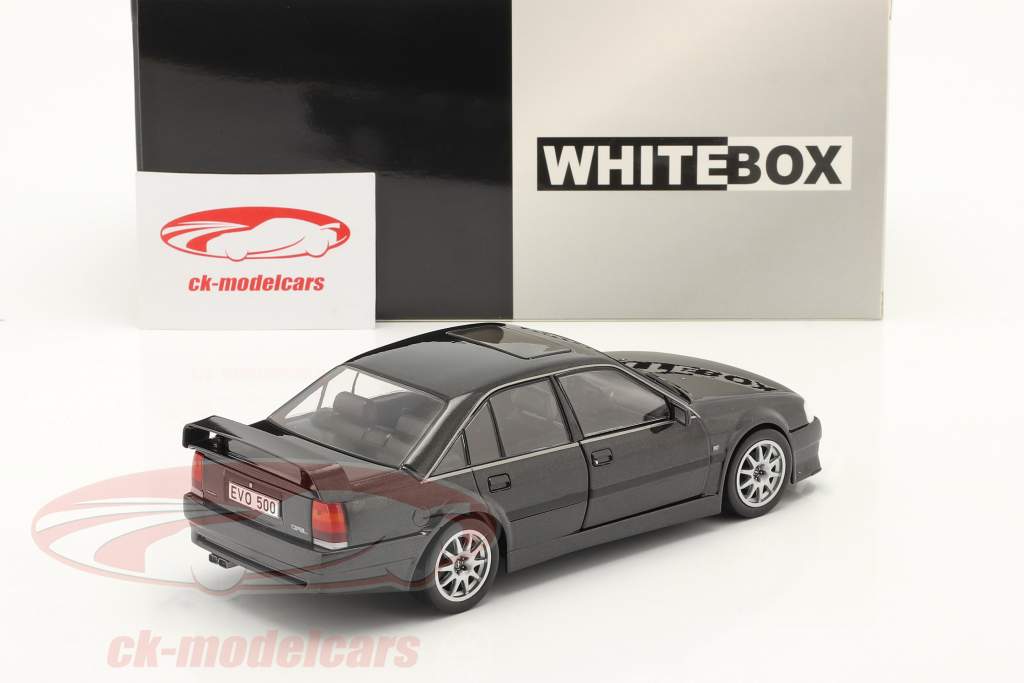 Opel Omega Evolution 500 Byggeår 1991 sort 1:24 WhiteBox