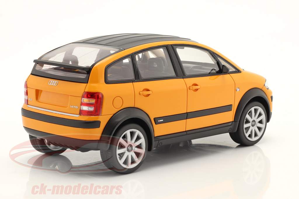 Audi A2 (8Z) colour.storm Année de construction 2003 Papaye Orange 1:18 DNA Collectibles