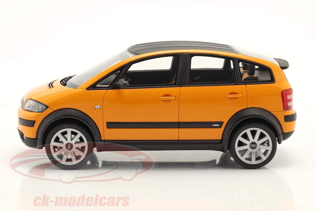Audi A2 (8Z) colour.storm Baujahr 2003 Papaya orange 1:18 DNA Collectibles