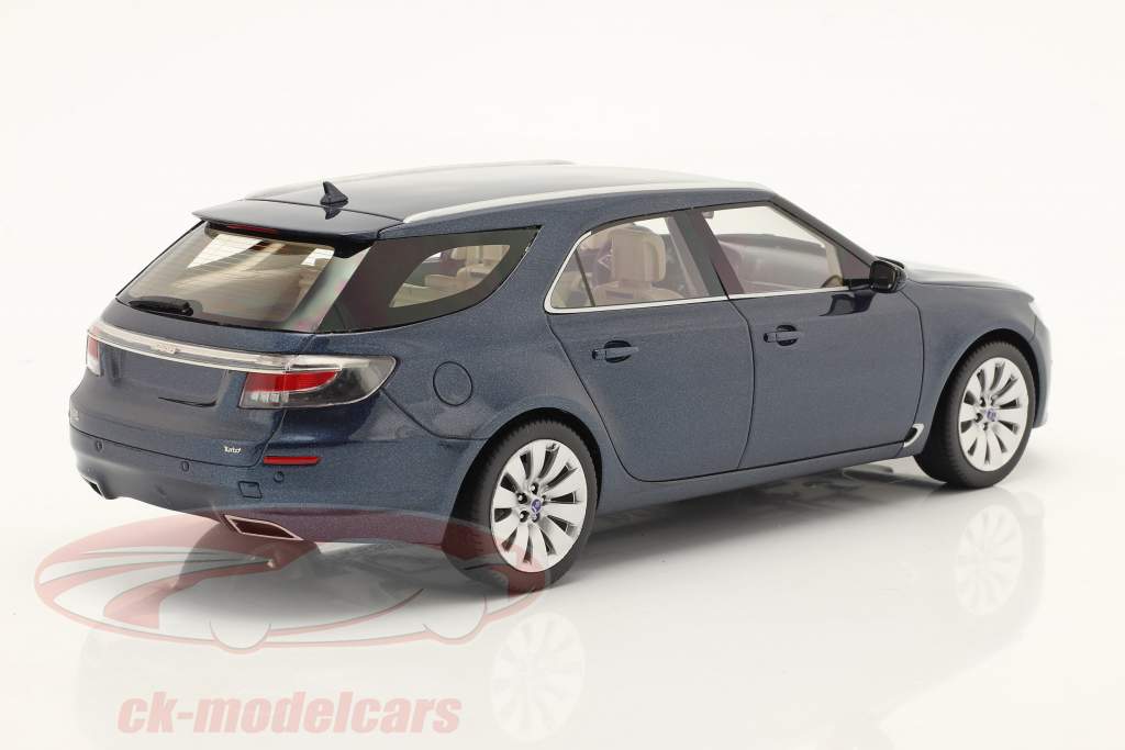 Saab 9-5 Sportcombi New Edition 2010 fjord blue 1:18 DNA Collectibles