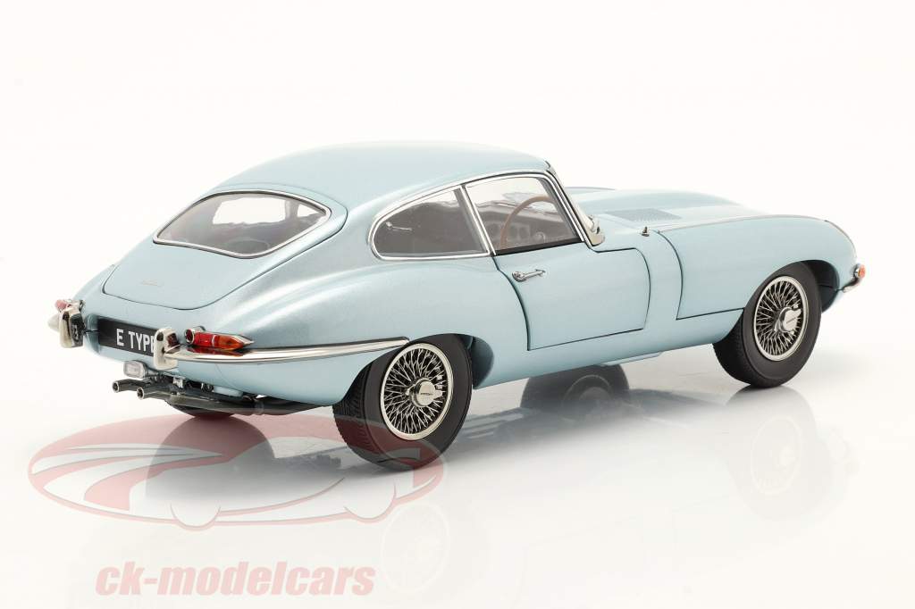 Jaguar E-Type Coupe Año de construcción 1961 azul plateado metálico 1:18 Kyosho