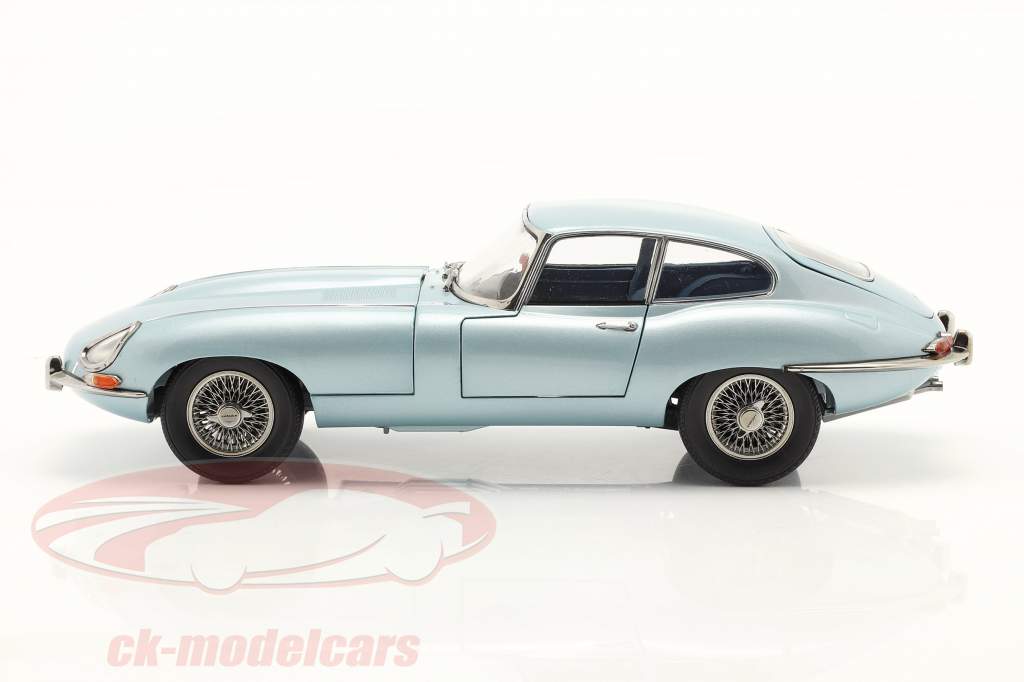 Jaguar E-Type Coupe year 1961 silver blue metallic 1:18 Kyosho