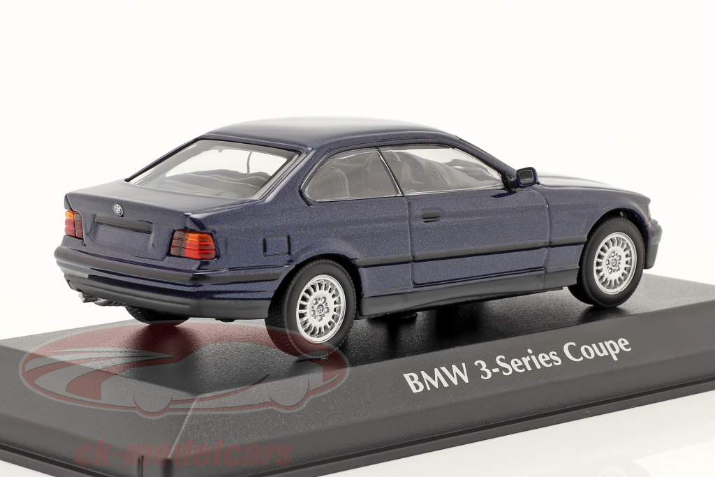 BMW 3 Series (E36) Coupe Byggeår 1992 mørkeblå metallisk 1:43 Minichamps