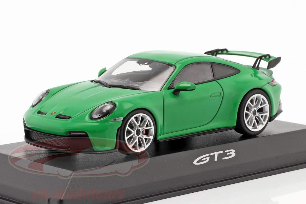 Porsche 911 (992) GT3 蟒蛇绿 1:43 Minichamps
