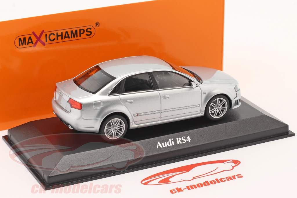 Audi RS4 Byggeår 2004 sølv metallisk 1:43 Minichamps