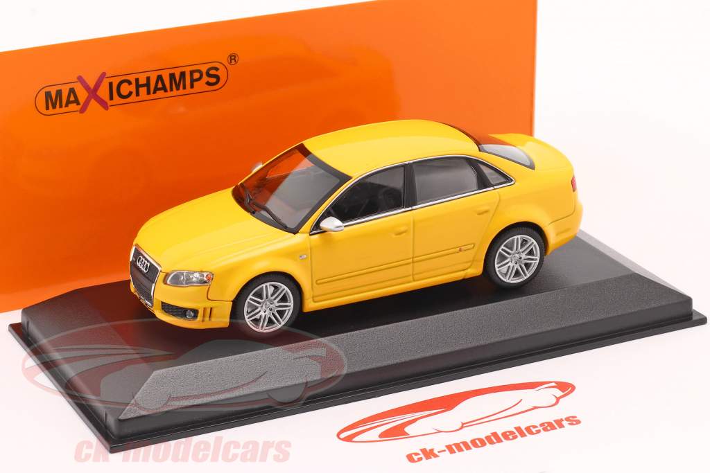 Audi RS4 bouwjaar 2004 geel 1:43 Minichamps