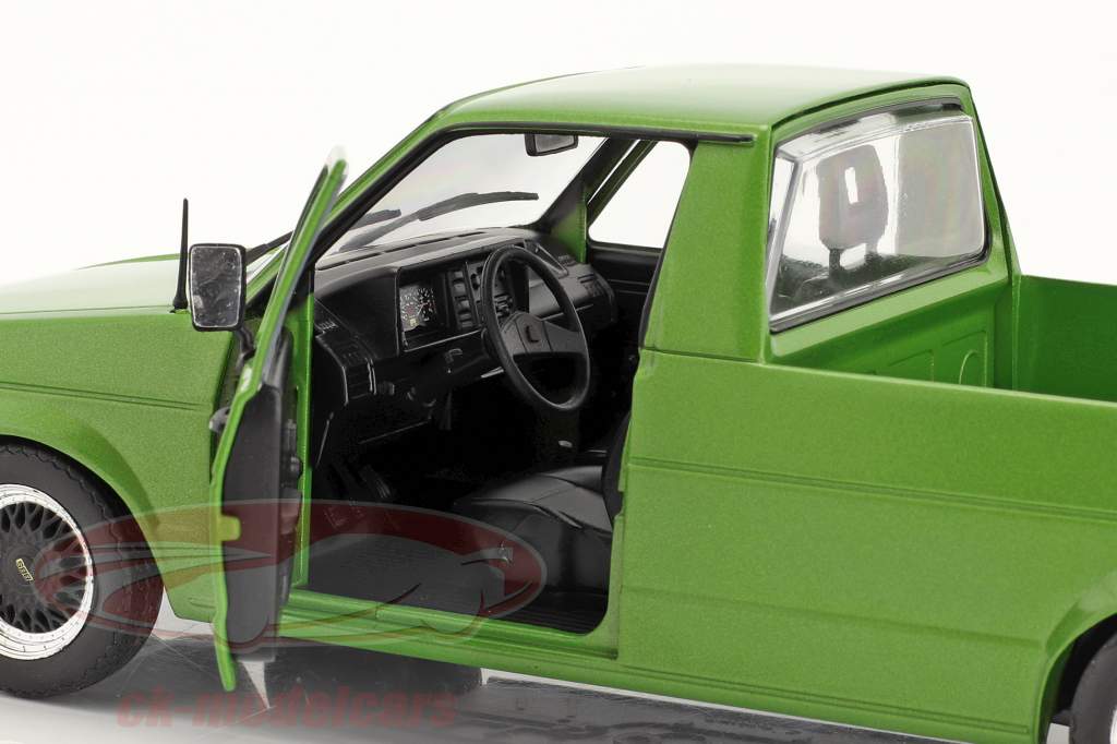 Volkswagen VW Caddy MK1 Byggeår 1982 frostet grøn 1:18 Solido