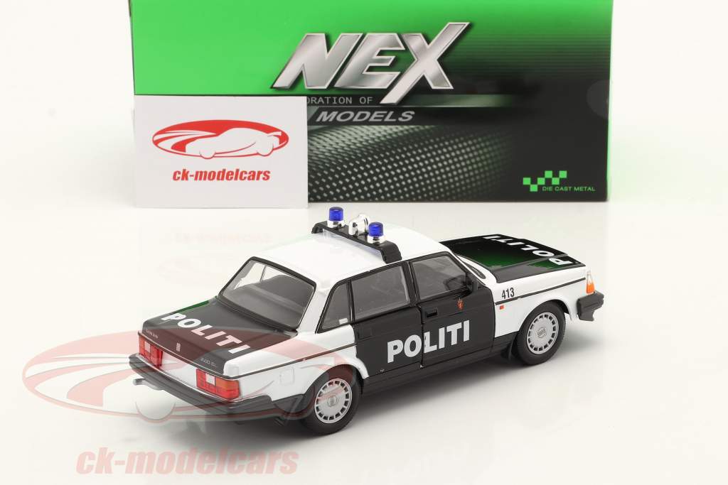 Volvo 240 GL 警察 挪威 建设年份 1986 黑色的 / 白色的 1:24 Welly